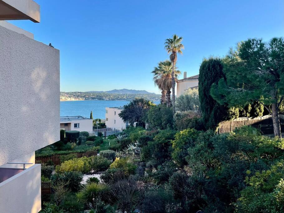 Proche De La Plage, A 12 Min A Pied Du Port, Place De Parking Bandol