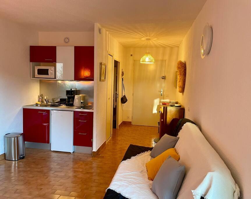 Apartment Proche De La Plage, A 12 Min A Pied Du Port, Place De Parking