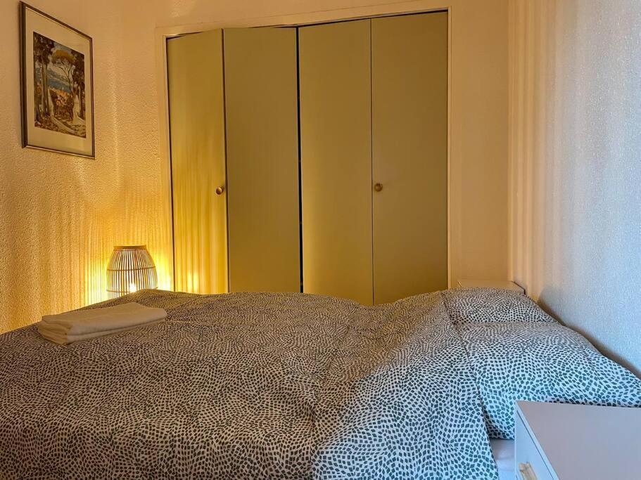 Apartment Proche De La Plage, A 12 Min A Pied Du Port, Place De Parking *