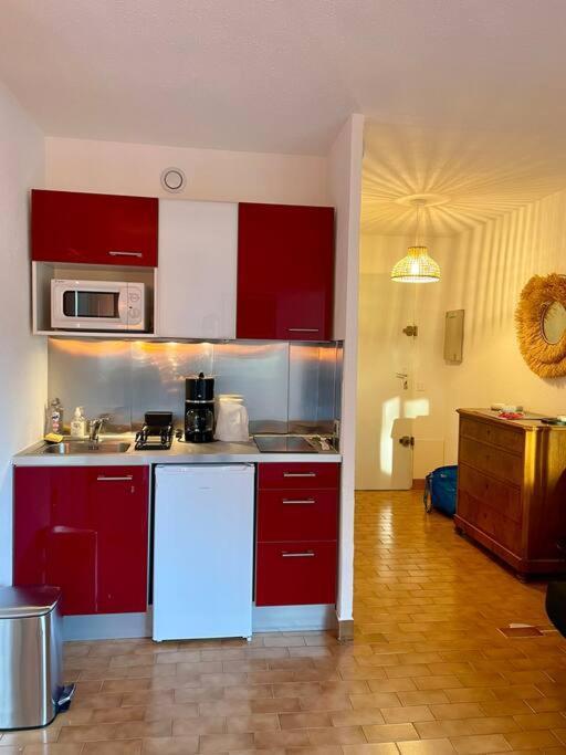 Apartment Proche De La Plage, A 12 Min A Pied Du Port, Place De Parking *