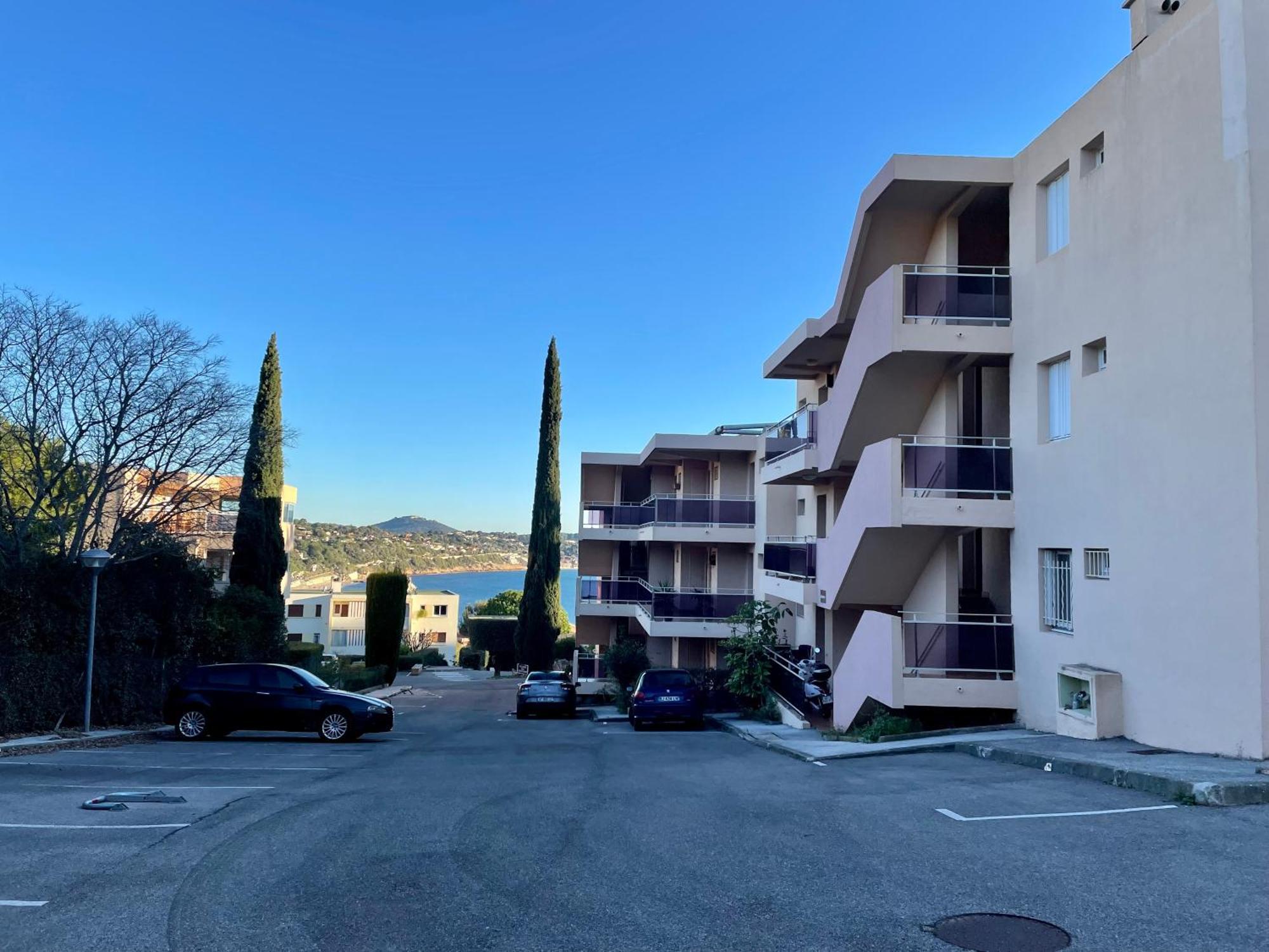 Proche De La Plage, A 12 Min A Pied Du Port, Place De Parking Apartment Bandol